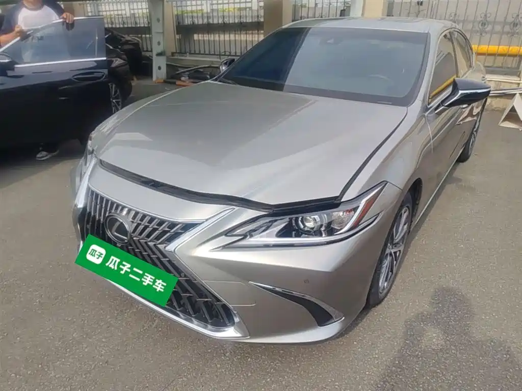 Lexus ES 2023 200 Excellence Edition