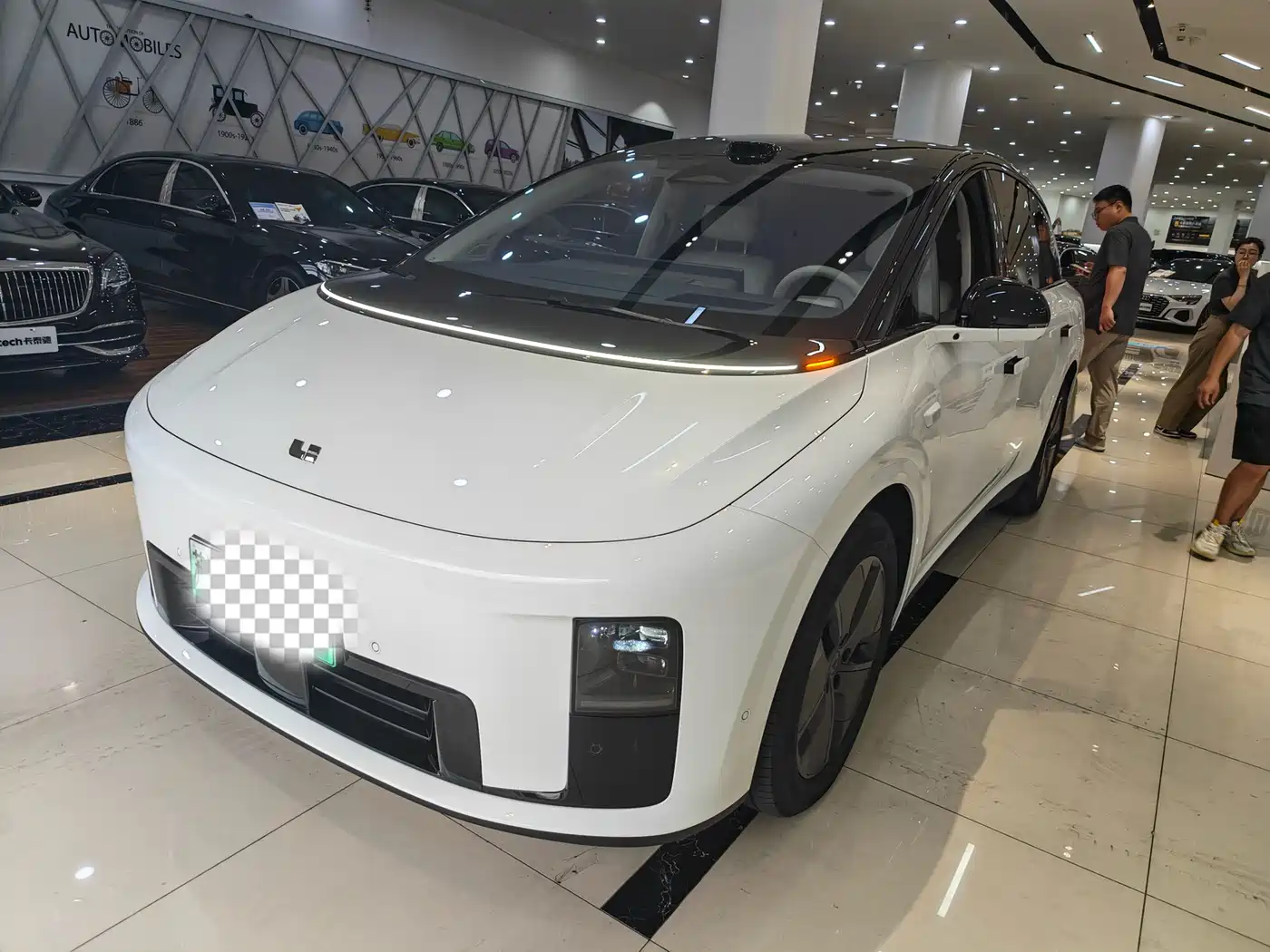Li Auto Li i8 2025 Standard Edition