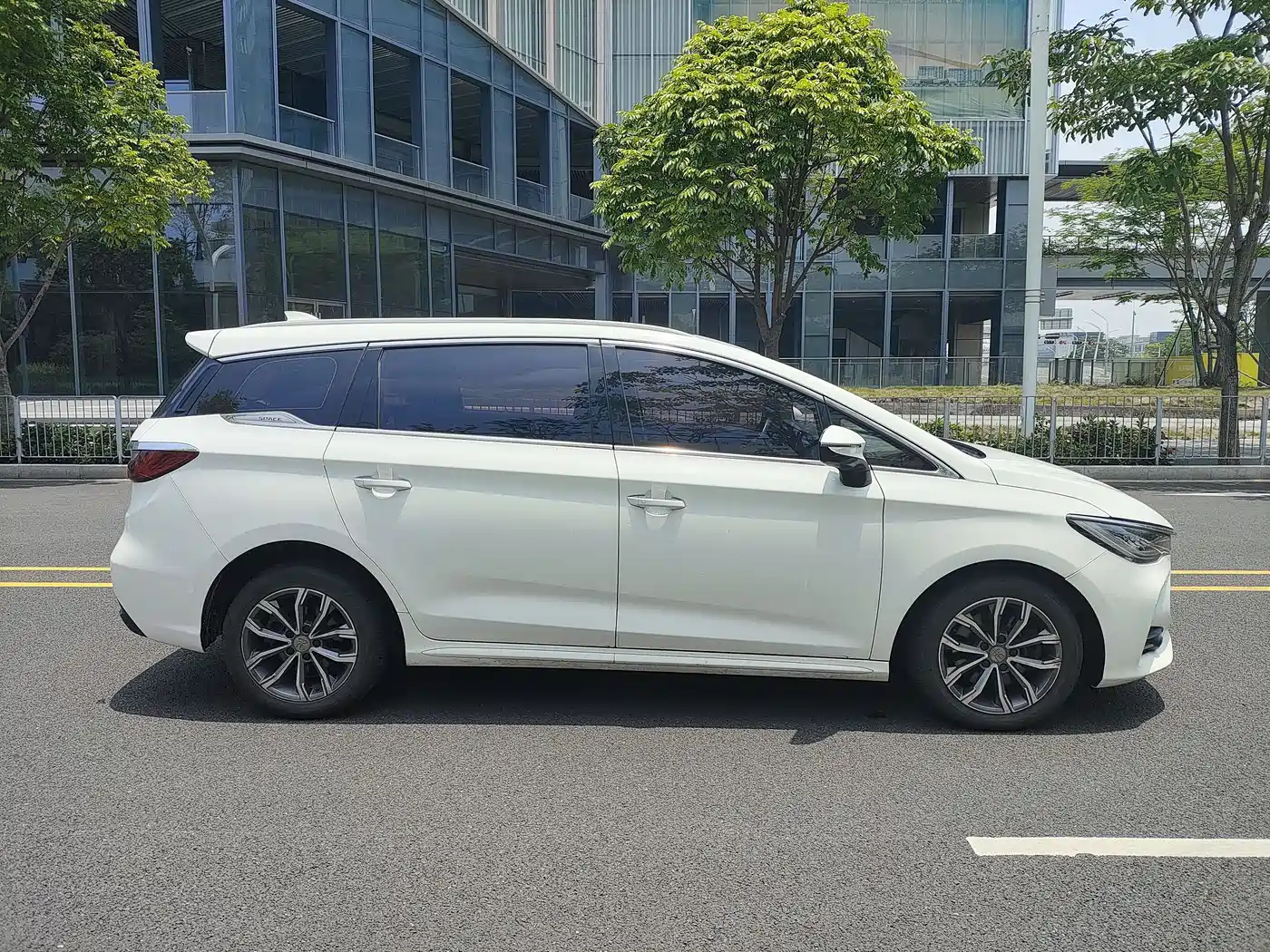 BYD Song MAX 2019 1.5T Auto Smart Connected Sunroof 6-seater China VI фото 4