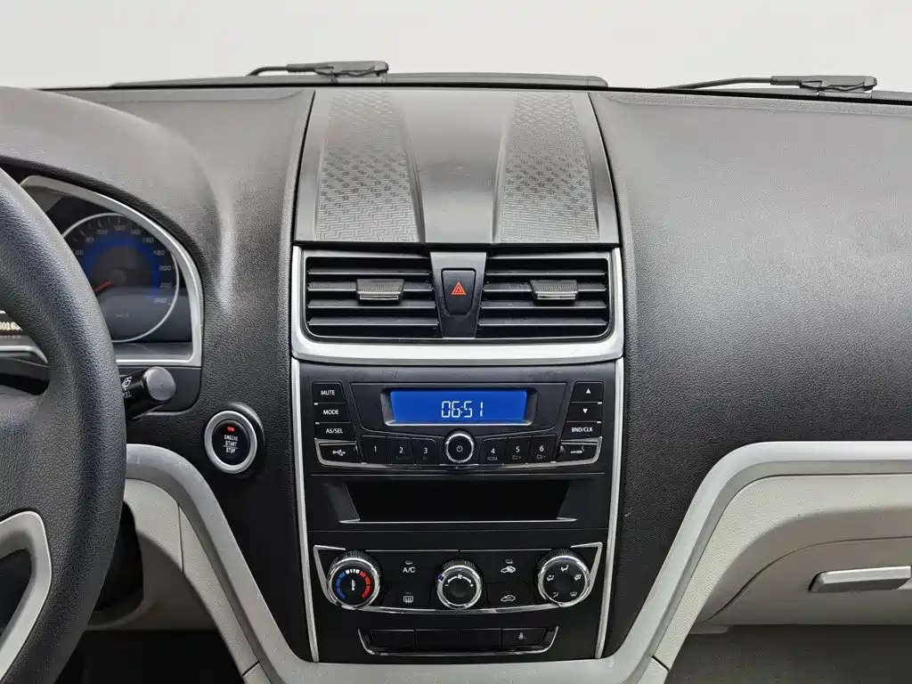 Geely Emgrand 2015 2014 Sedan 1.5L Manual Fashion