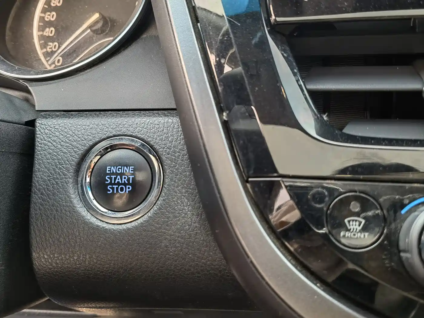 Toyota Camry 2021 2.0G Luxury Edition фото 19