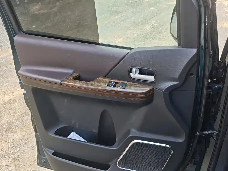 Dongfeng Fengxing Lingzhi PLUS 2022 2021 Wagon 2.0L Manual Luxury 7-Seater