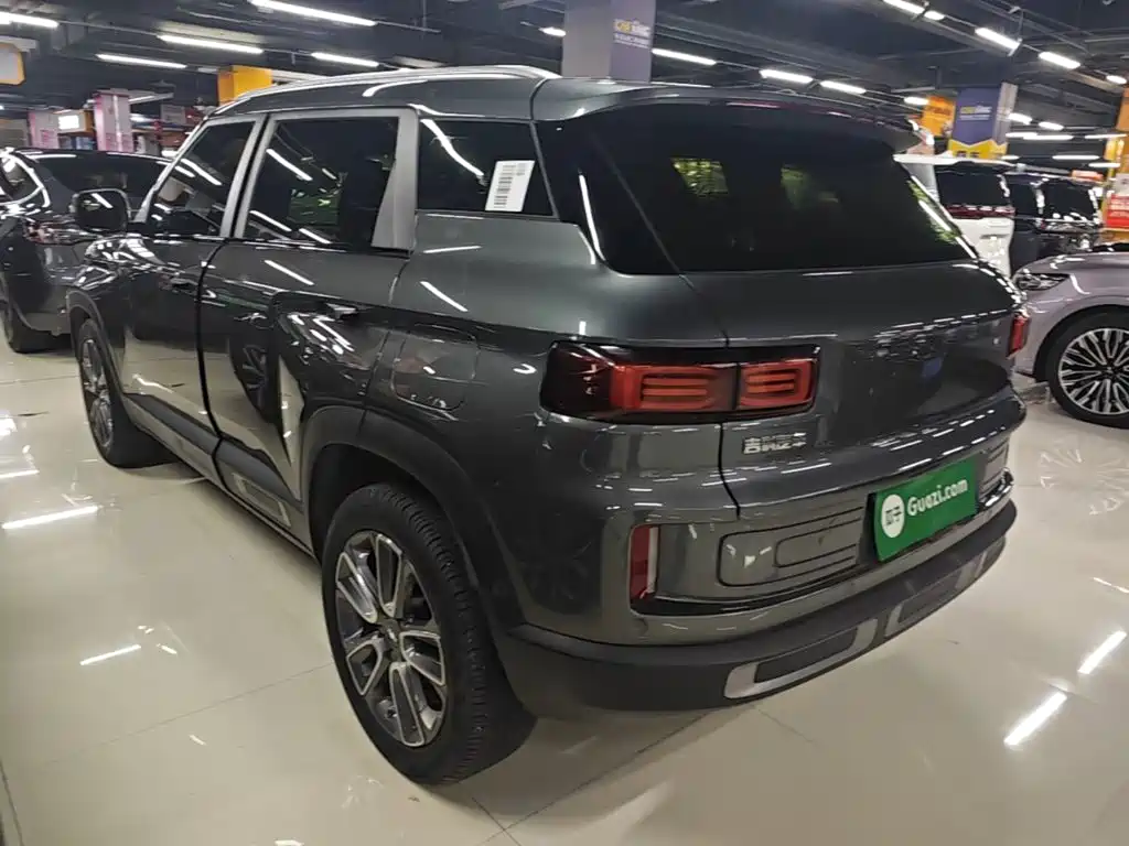 Фото 5 - Geely ICON