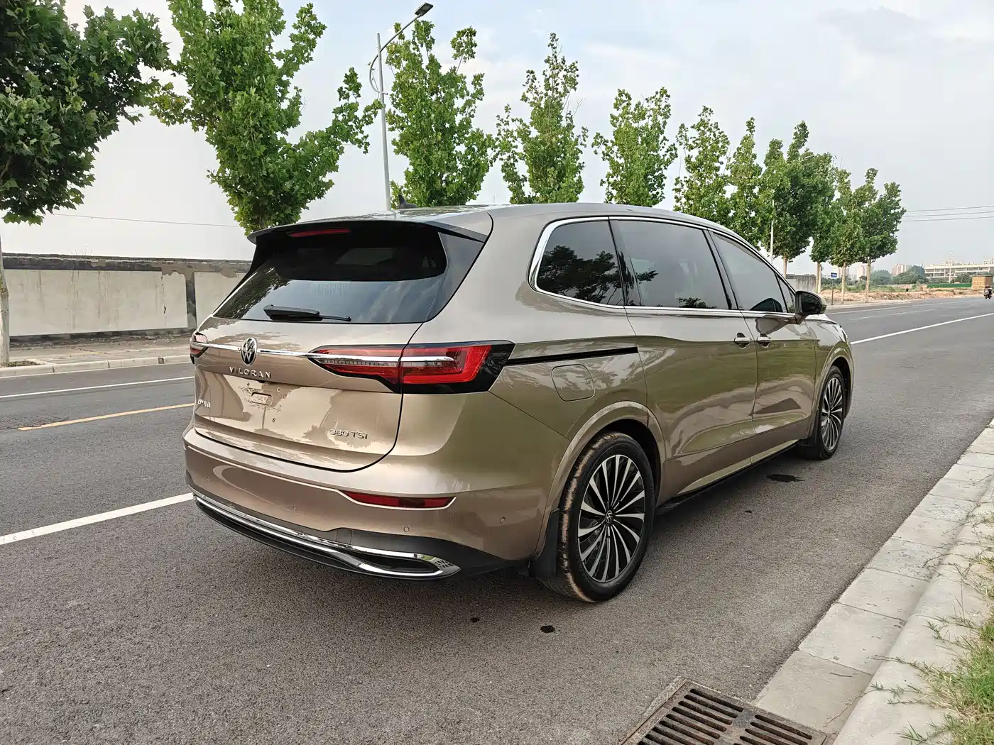 Volkswagen Viloran 2020 380TSI Premium фото 7