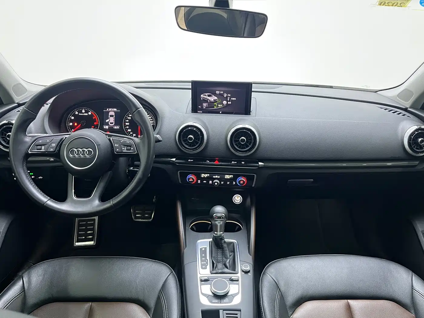 Audi A3 2018 30th Anniversary Limousine 35 TFSI Style фото 6