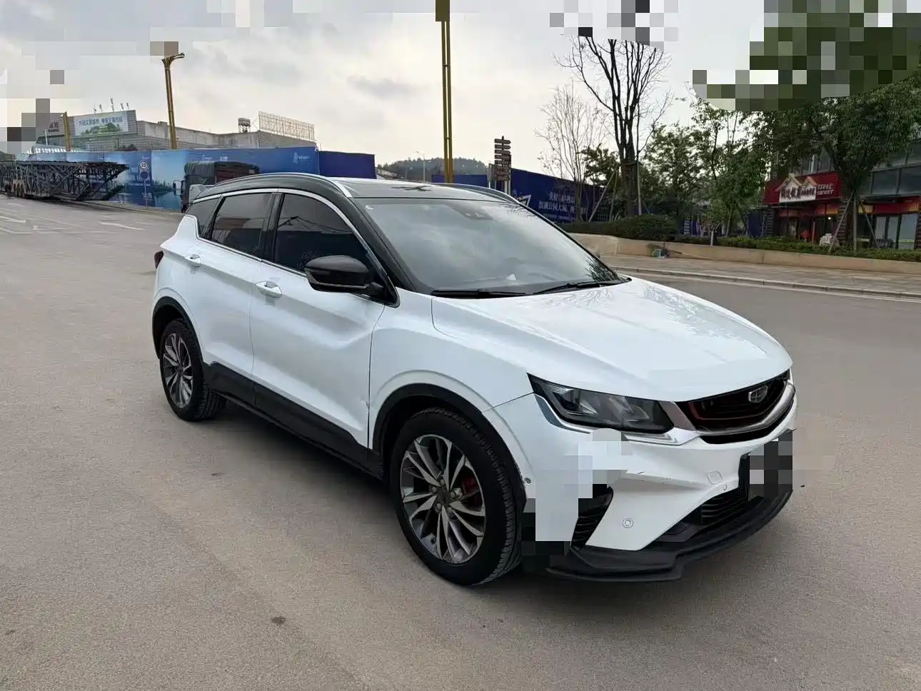 Фото 2 - Geely Binyue