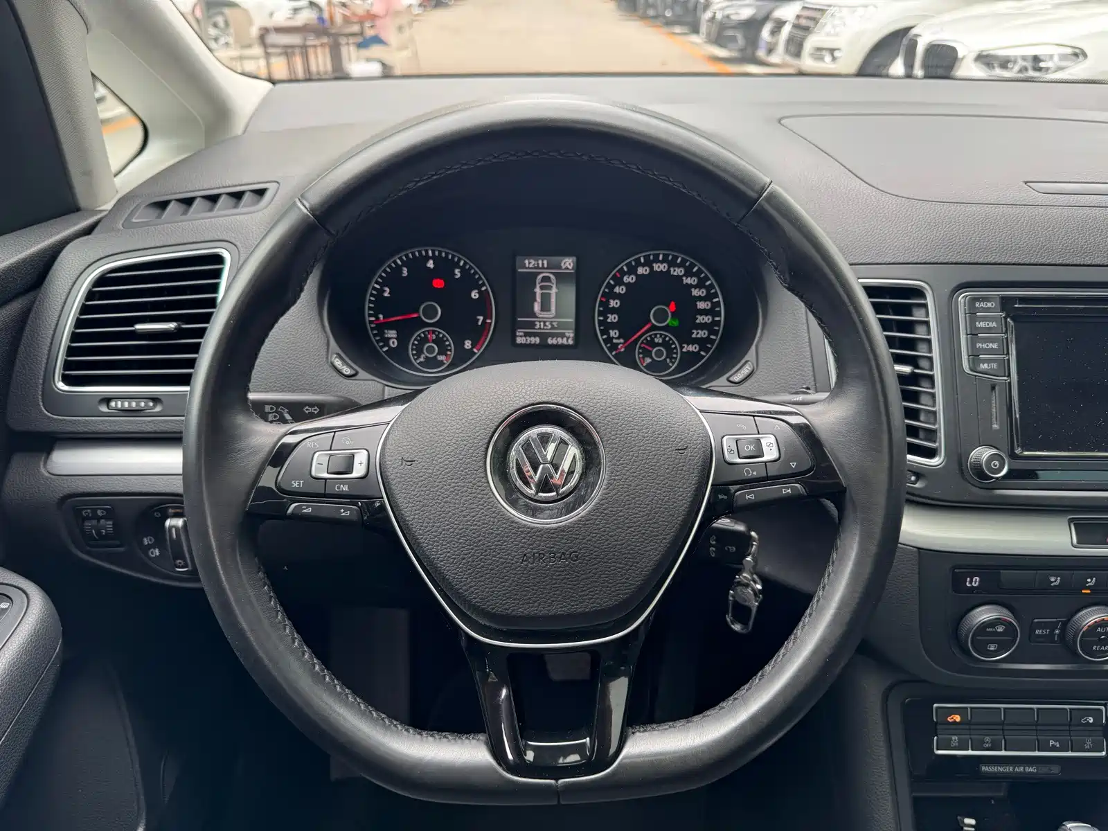 Фото 10 - Volkswagen Sharan