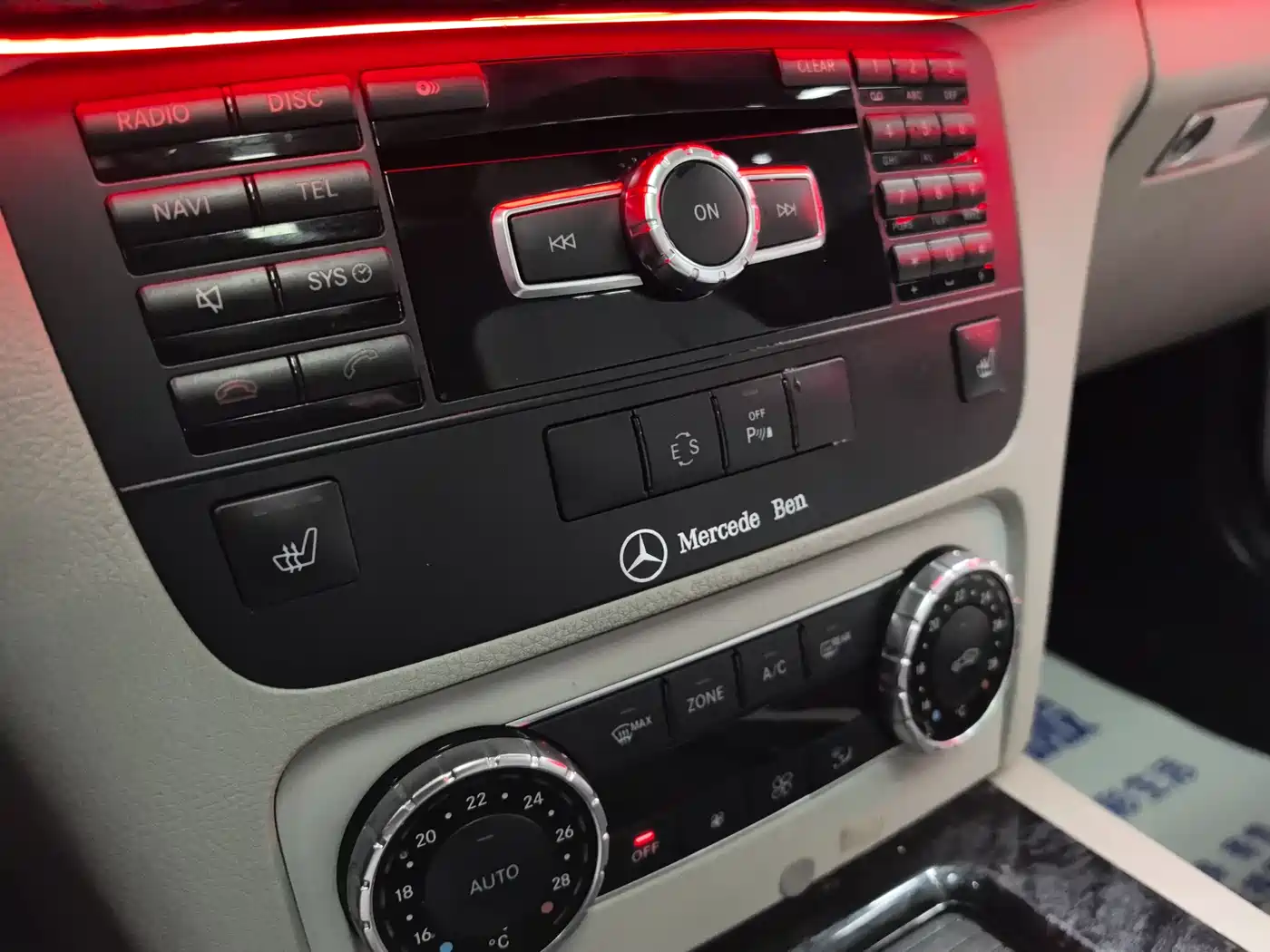 Mercedes-Benz GLK-Class 2013 GLK 300 4MATIC Fashion фото 12