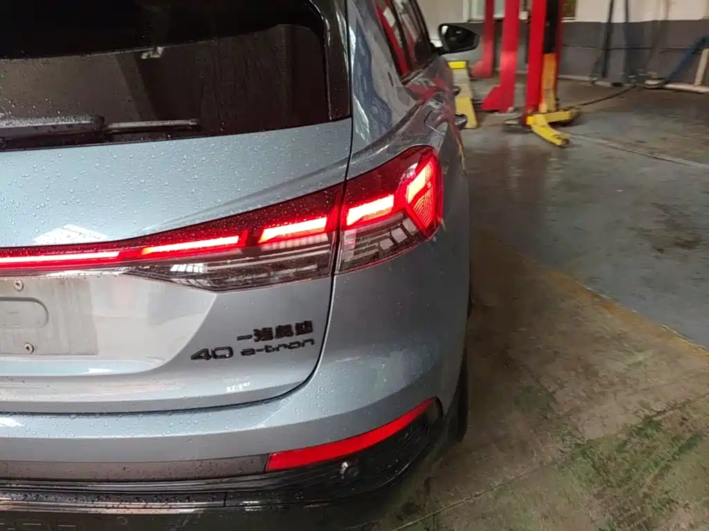 Audi Q4 e-tron 2022 2022 40 e-tron First Edition