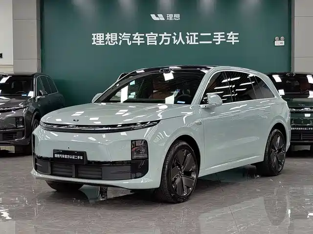 Li Auto L6 2025