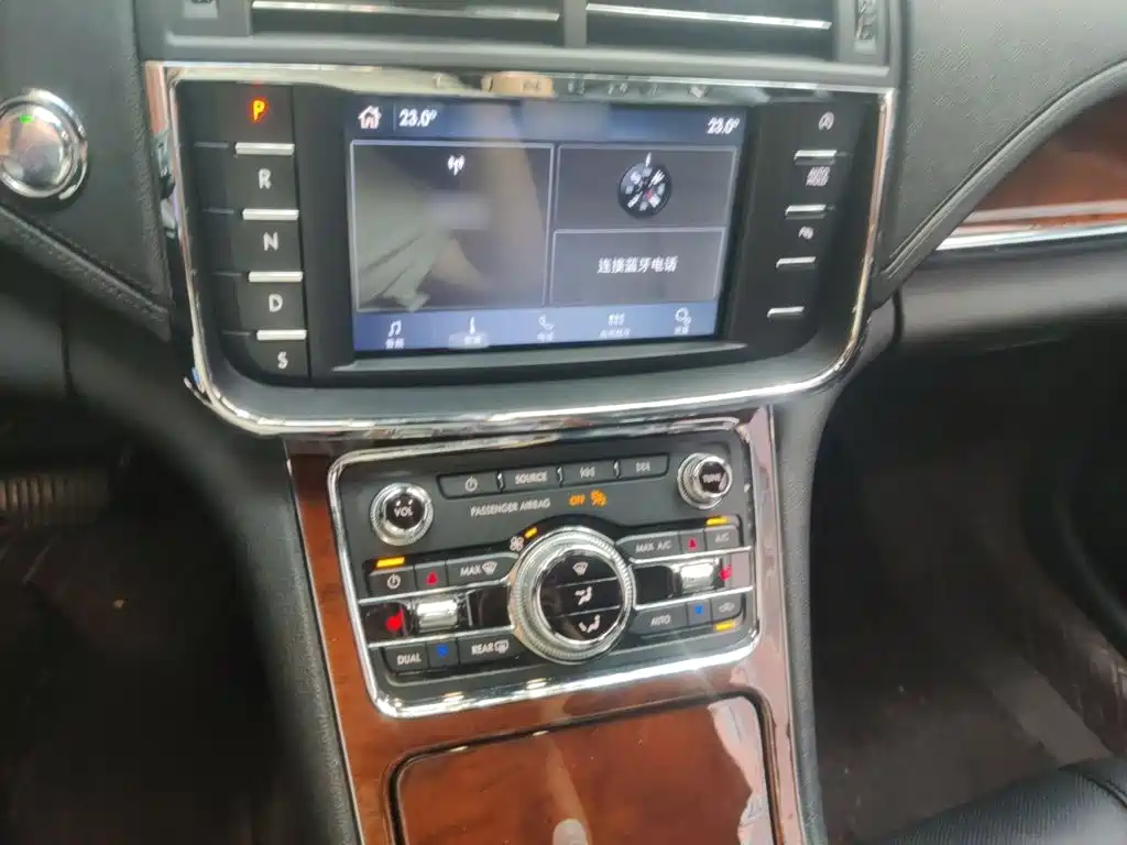 Фото 6 - Lincoln Continental