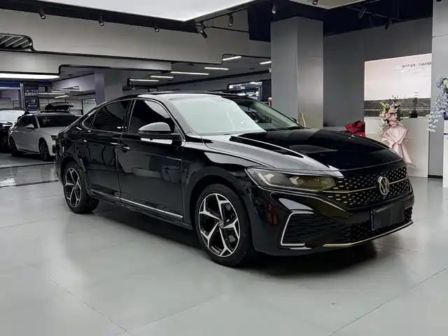  Volkswagen Passat 2025 Outstanding 380TSI Starlight Dragon Soaring Edition