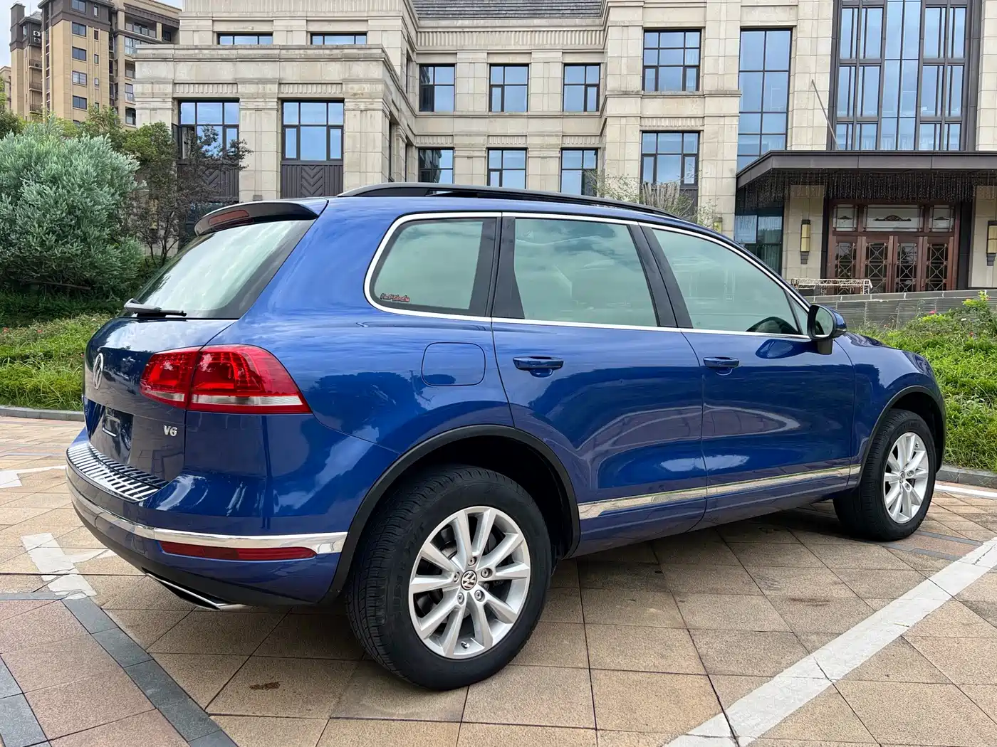 VOLKSWAGEN TOUAREG