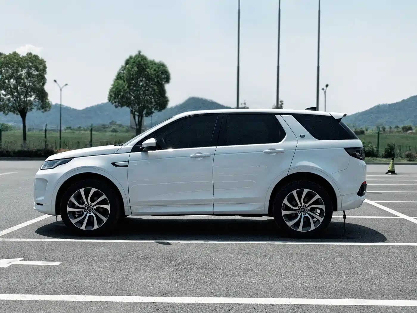 Land Rover Discovery Sport 2023 249PS R-Dynamic SE Performance Technology Version фото 7