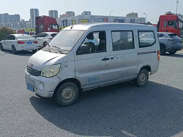  Wuling Motors Wuling Zhiguang 2010 Model 1.0L Basic Type