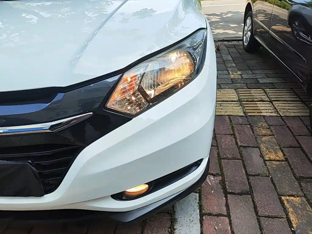 Honda Vezel 2016 2015 1.8L CVT FWD Elite