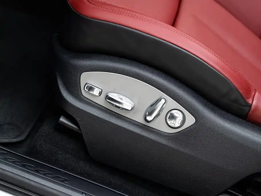 Porsche Macan 2022 Macan 2.0T фото 17