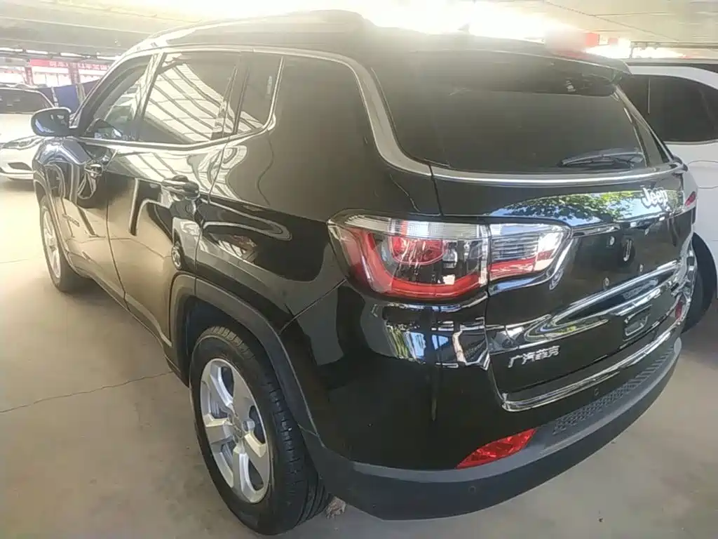 Фото 5 - Jeep Compass