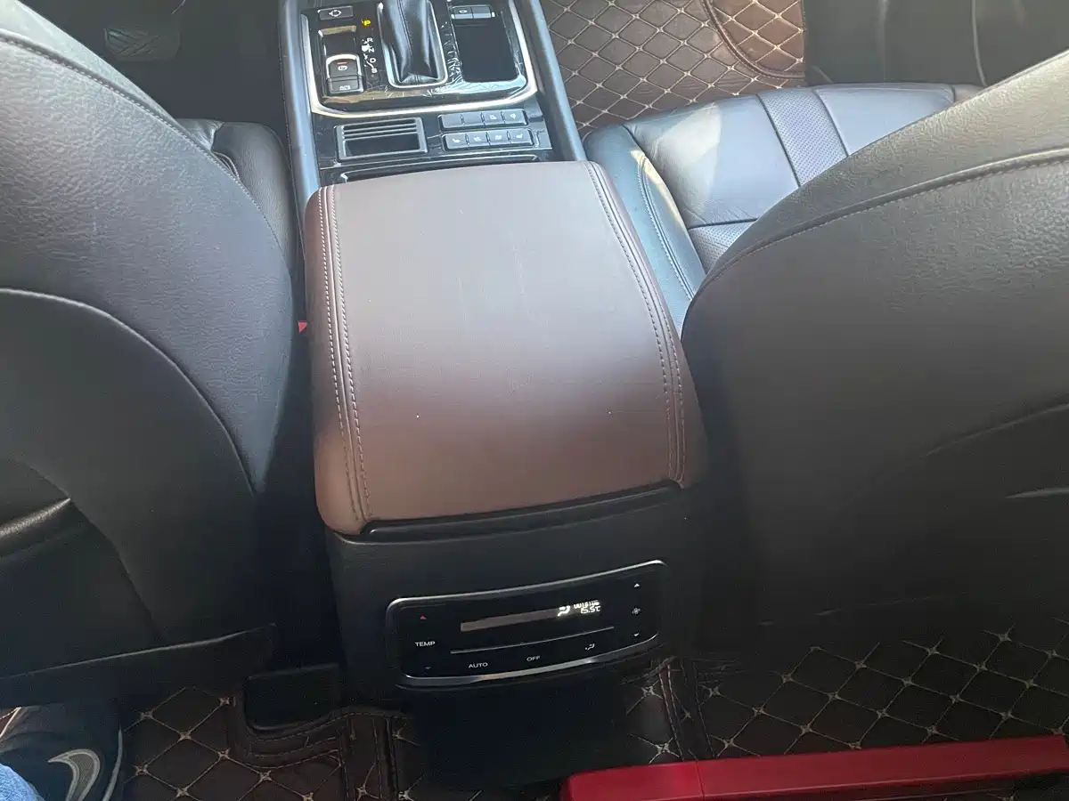 GAC Trumpchi Trumpchi GS8 2017 320T 2WD Luxury Smart Connect (7-seater) фото 8
