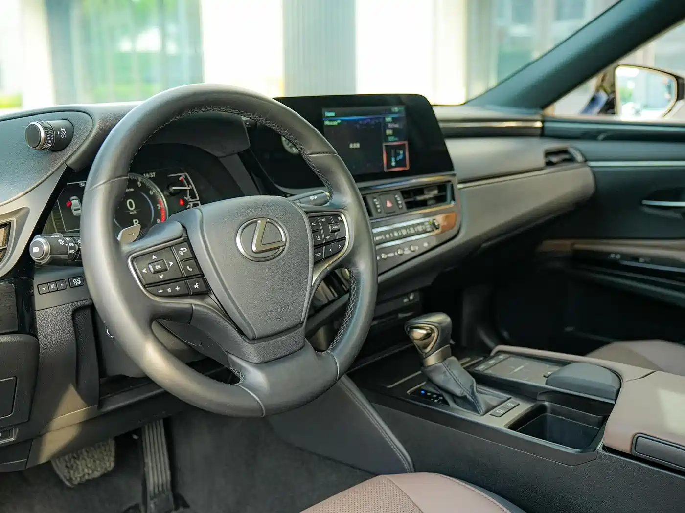 Lexus ES 2021 200 Excellence Edition фото 9