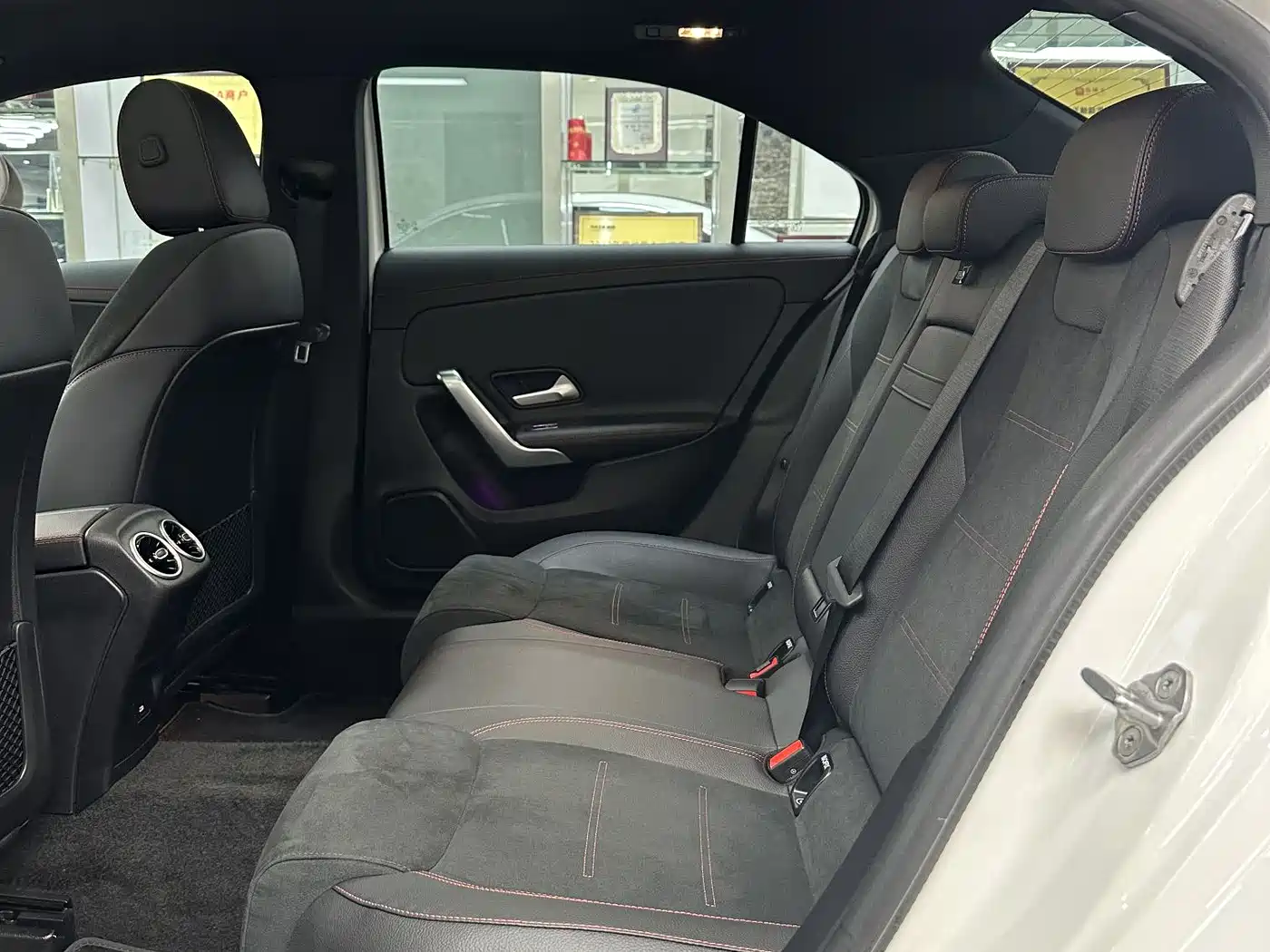 Mercedes-Benz A-Class 2024 A 200 L Fashion Edition фото 9