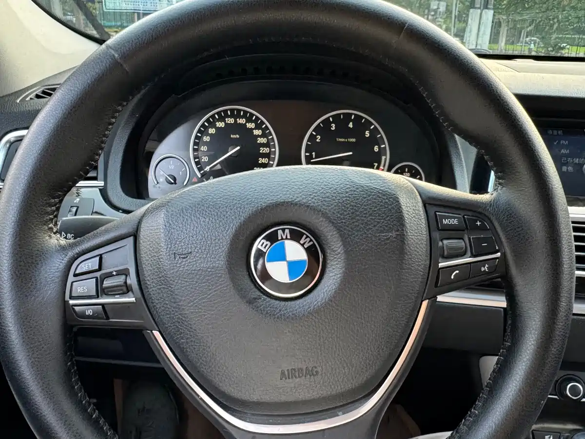 BMW 5 Series GT 2012 2011 535i Elegance