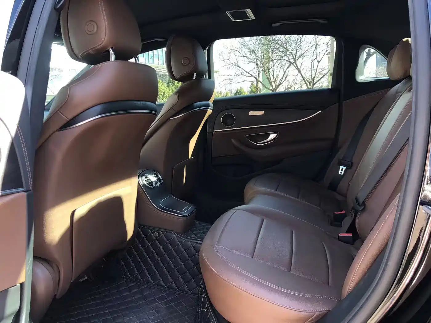 Mercedes-Benz E-Class 2021 E 300 L Sport Fashion фото 6