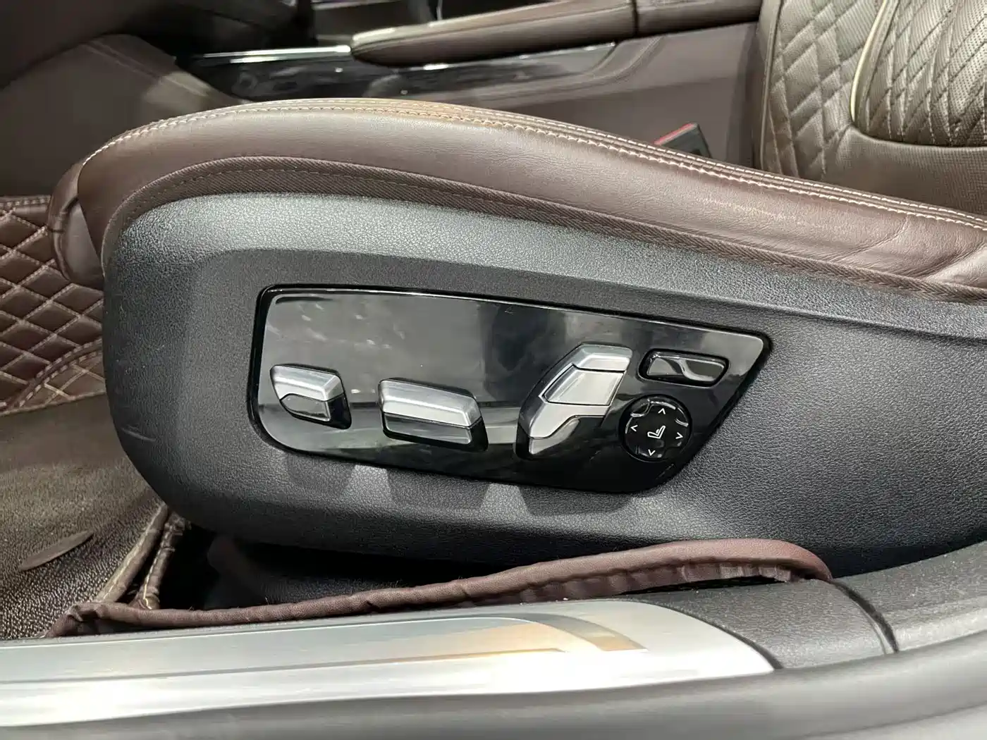 BMW 7 Series 2019 740Li Leading M Sport Package фото 8
