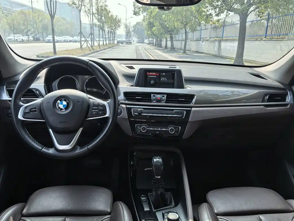 Фото 15 - BMW X1