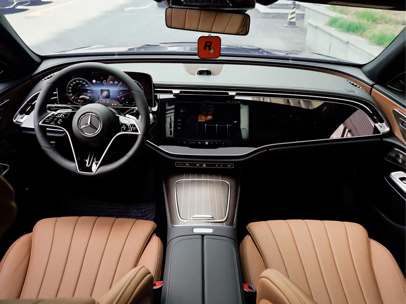 Mercedes-Benz E-Class 2024 Model E 300 L Luxury фото 15