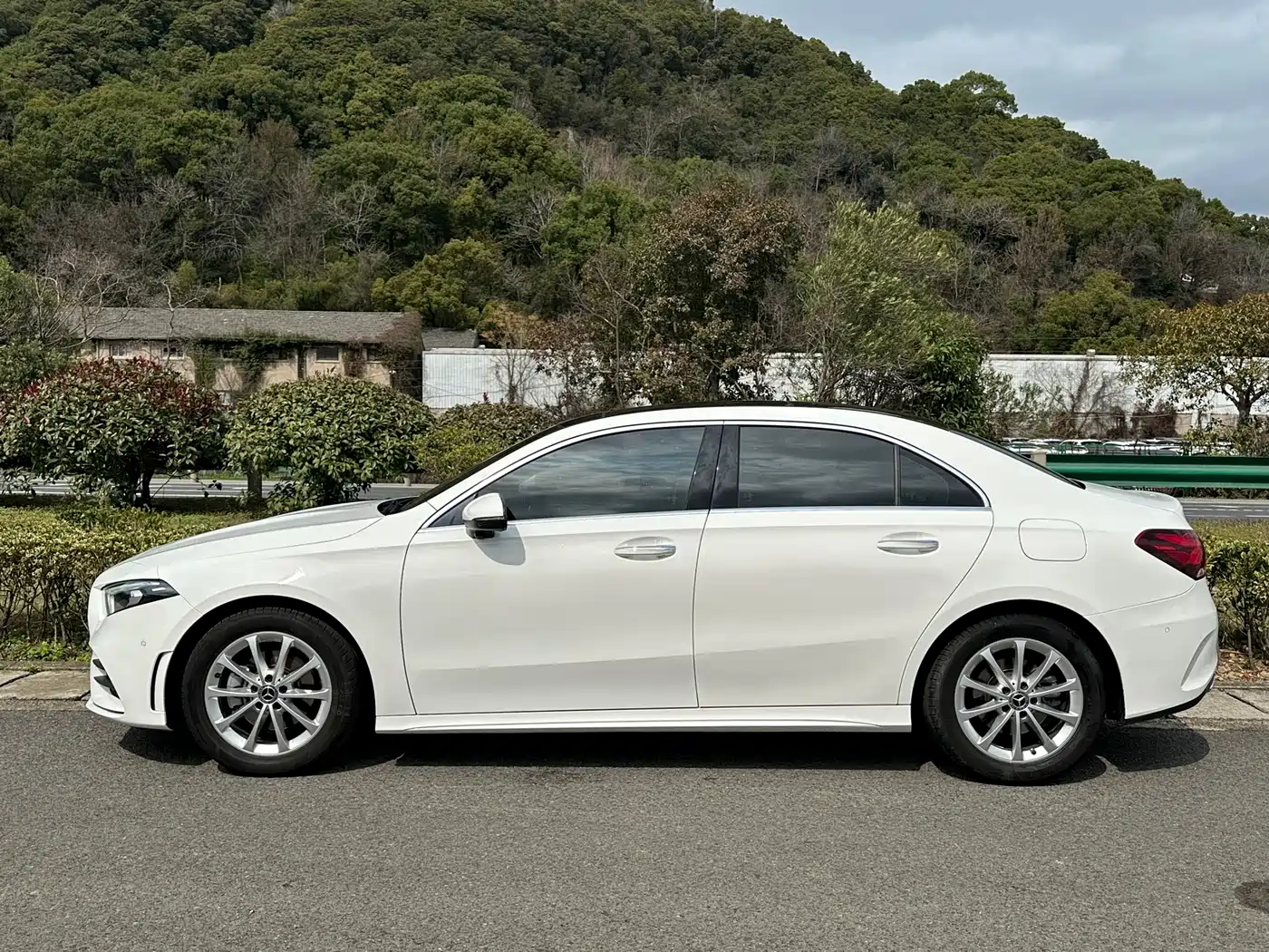 Mercedes-Benz A-Class 2021 A 200 L Sport Sedan Fashion Edition фото 3