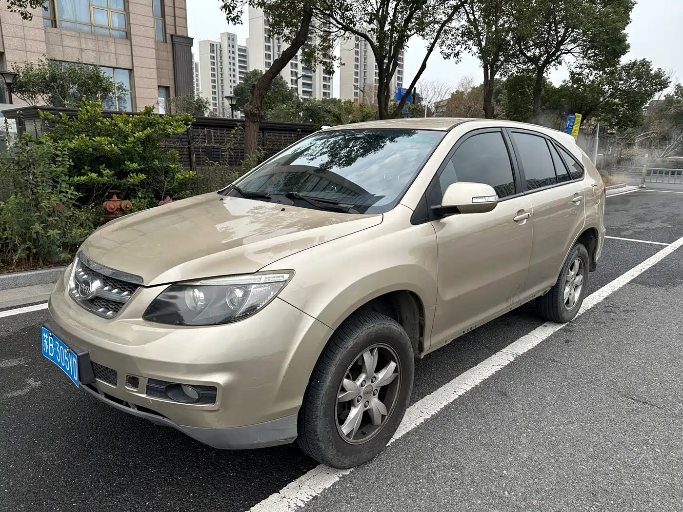 BYD S6 2015 2014 Model 2.0L Manual Luxury 5-Seater