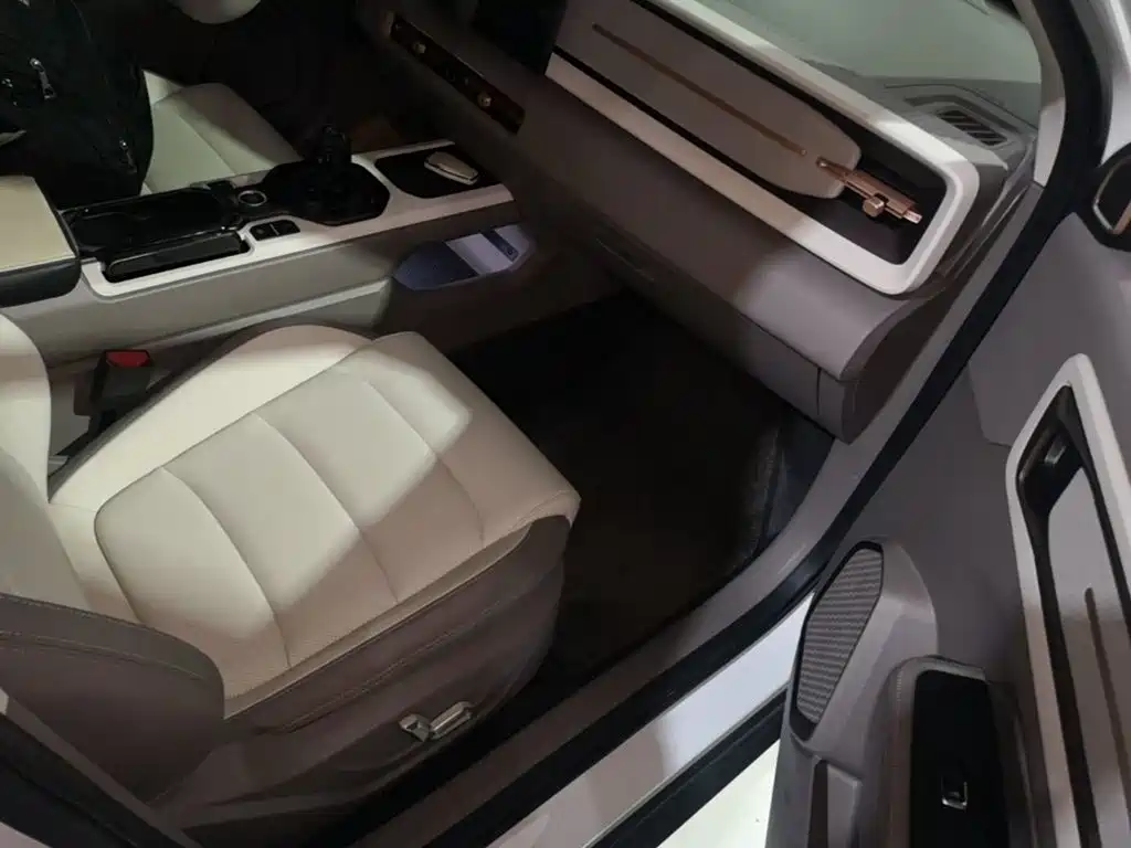 Фото 25 - Geely ICON