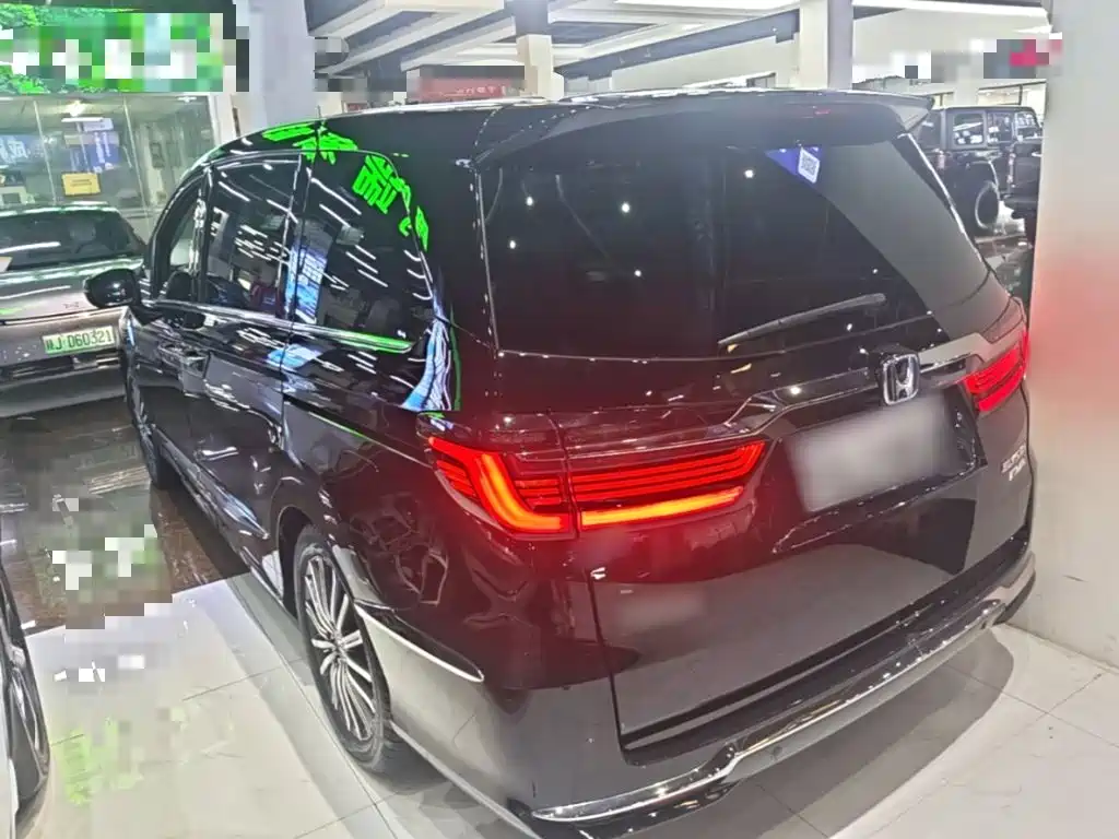 Фото 5 - Honda Elysion