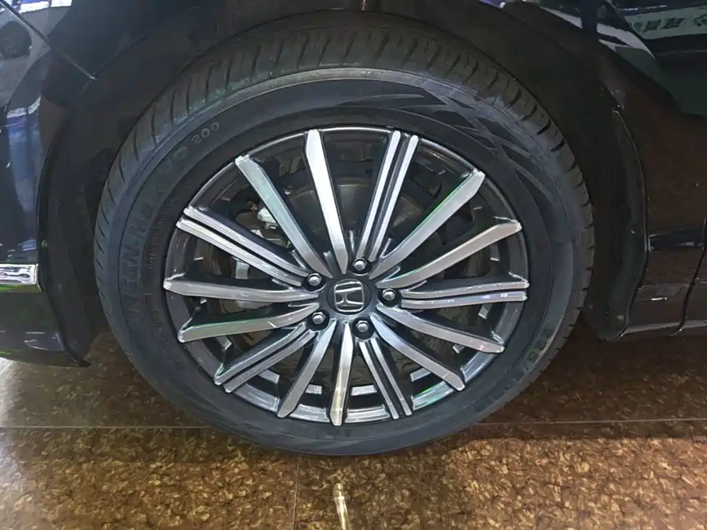 Фото 23 - Honda Elysion
