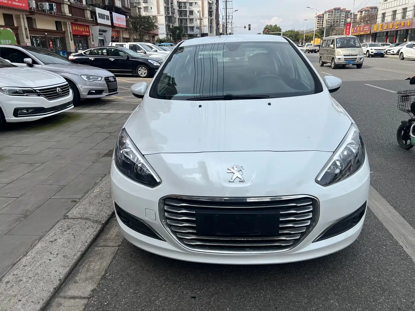 Peugeot 308 2016 1.6L Manual Fashion фото 2