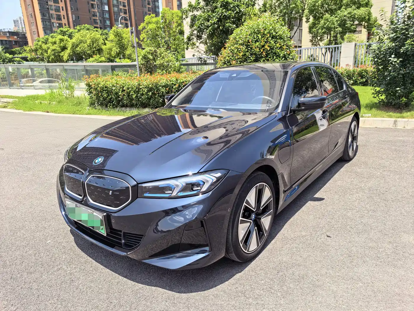 BMW BMW i3 2023 eDrive 40 L Shadow Night Sport Package