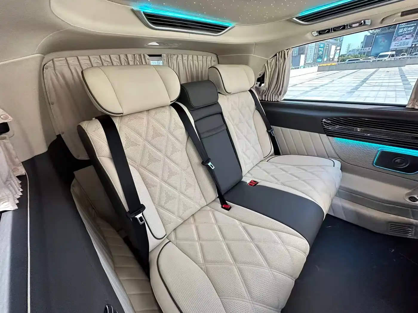 Mercedes-Benz Vito 2024 2.0T Elite Edition 7-Seater фото 10