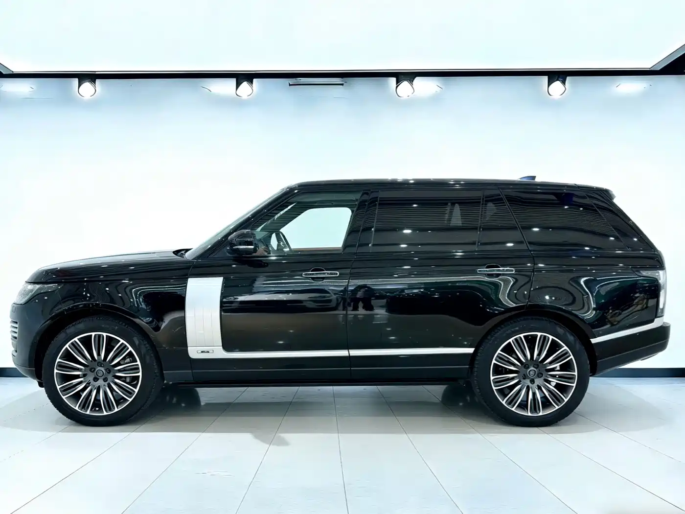 Land Rover Range Rover 2019 3.0 SC V6 Prestige Genesis Extended Edition фото 6