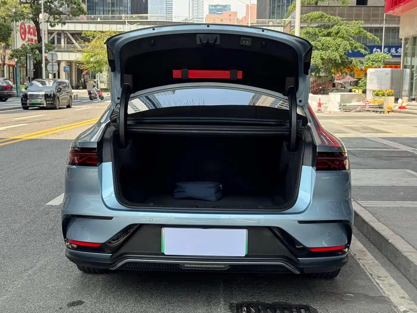BYD Han 2023 DM-i Champion Edition 121KM Honor фото 22