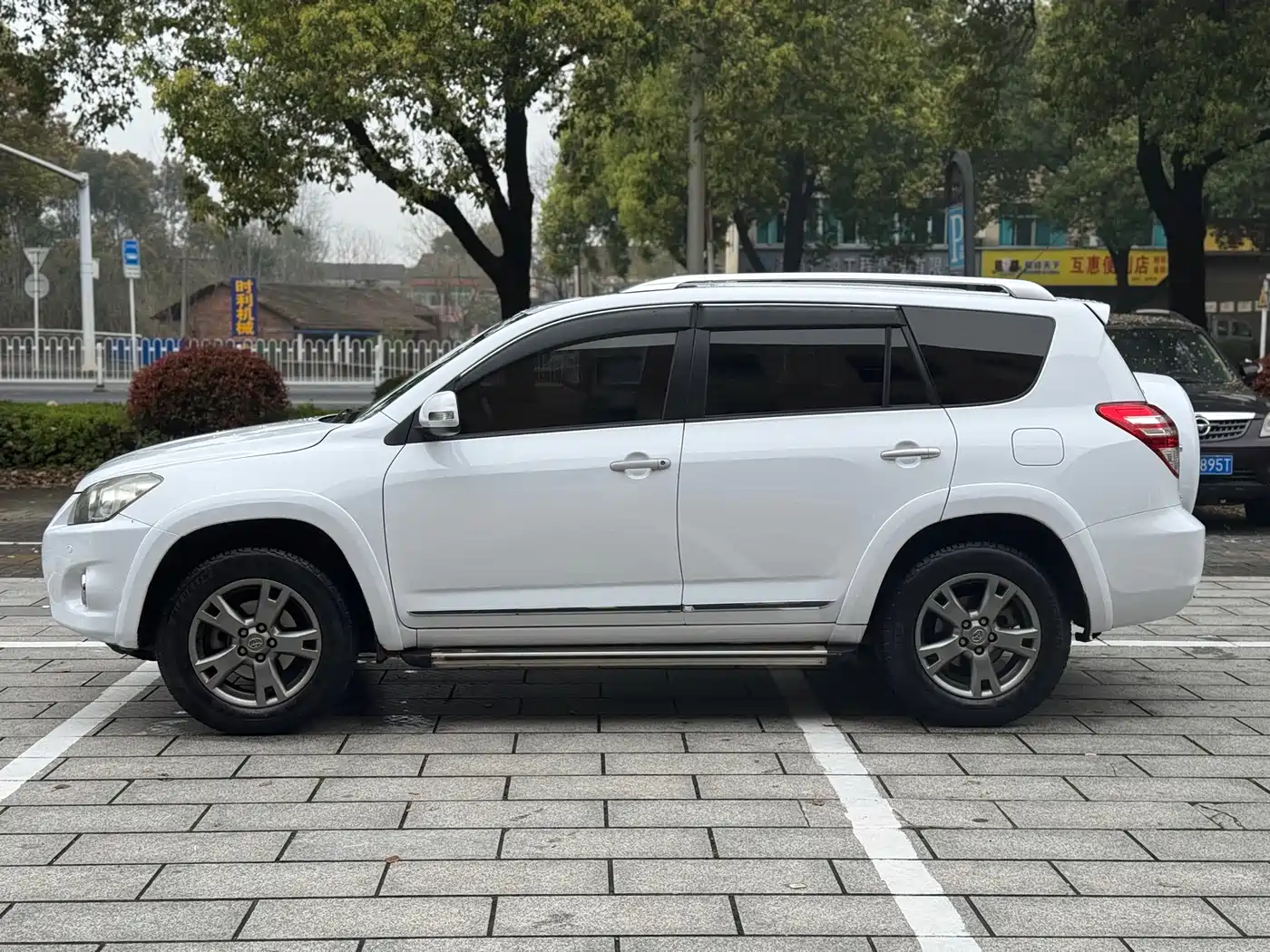 Toyota RAV4 Rongfang 2012 Styling Edition 2.4L Automatic 4WD Luxury фото 10