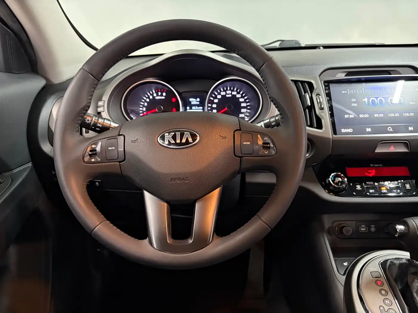 Kia Sportage 2015 2.0L Automatic 2WD DLX фото 13