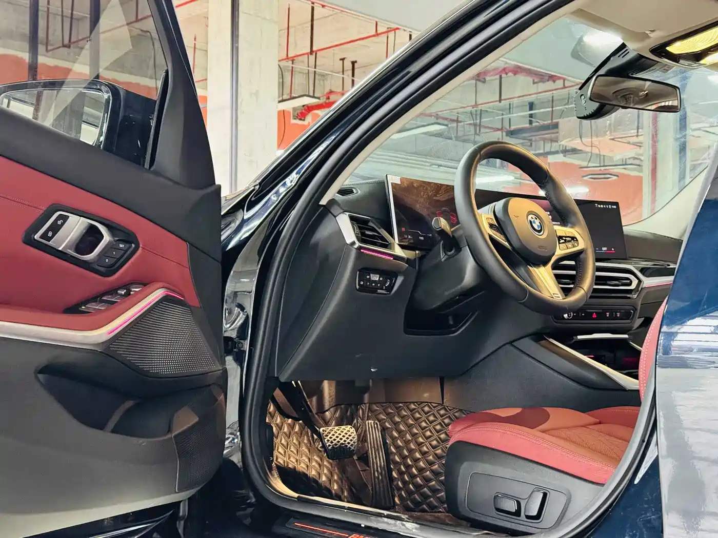 BMW i3 2023 eDrive 40 L Shadow Night Sport Package фото 4