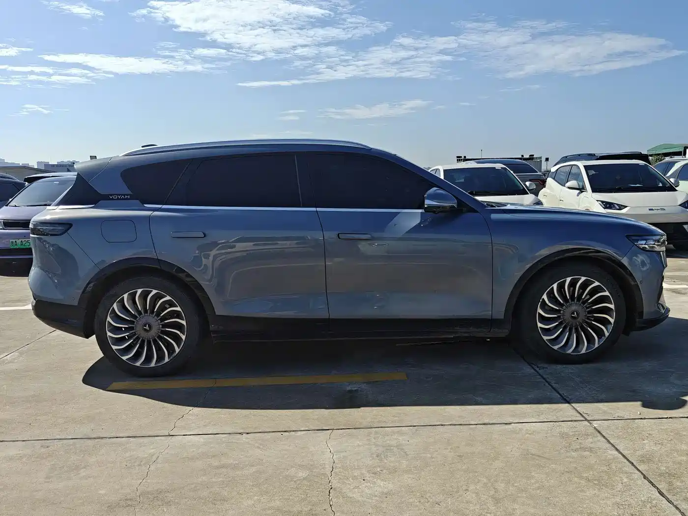Voyah Free 2022 2021 AWD Standard Range Extender Exclusive Luxury Package