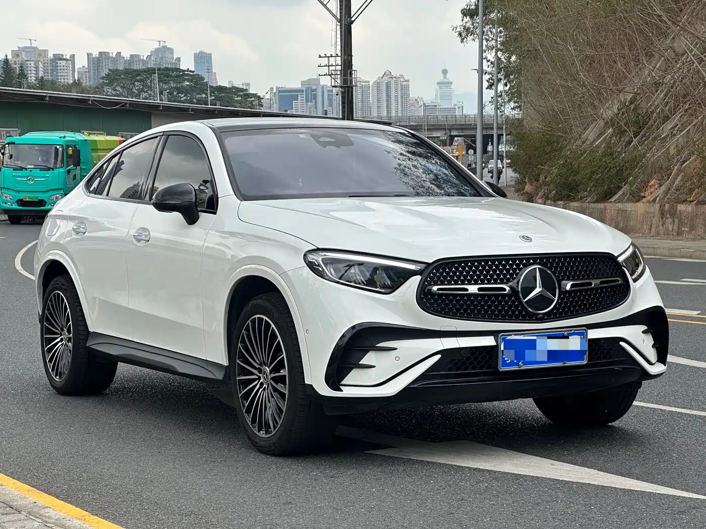 Mercedes-Benz GLC Coupe 2025 GLC 300 4MATIC Coupe SUV фото 3