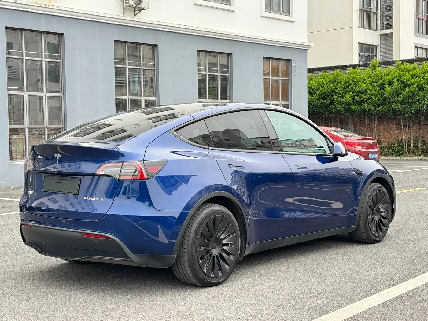 TESLA MODEL Y