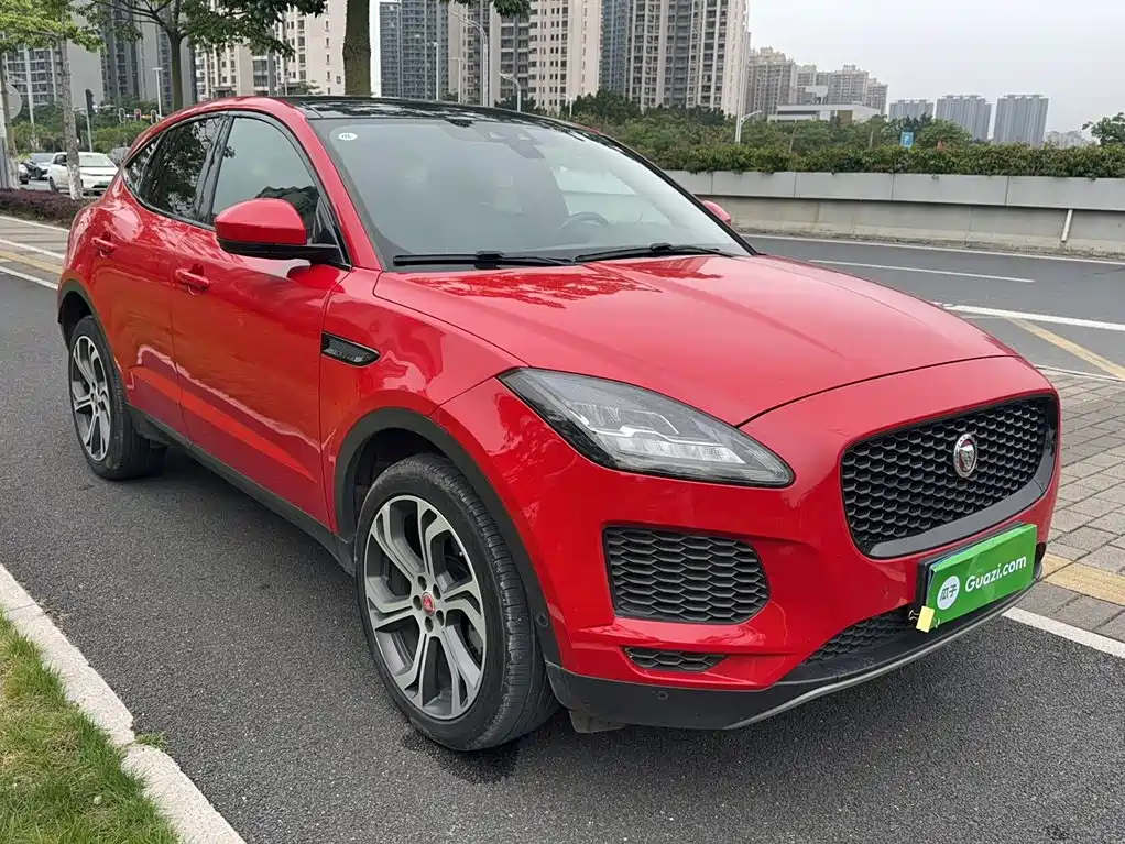 Фото 25 - Jaguar E-PACE