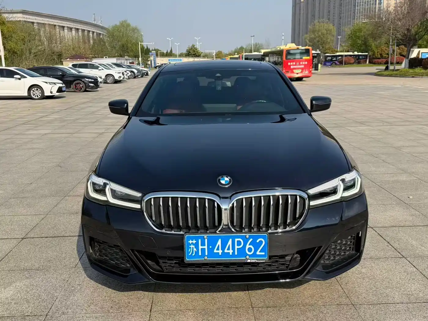 BMW 5 Series 2022 525Li M Sport Package фото 2