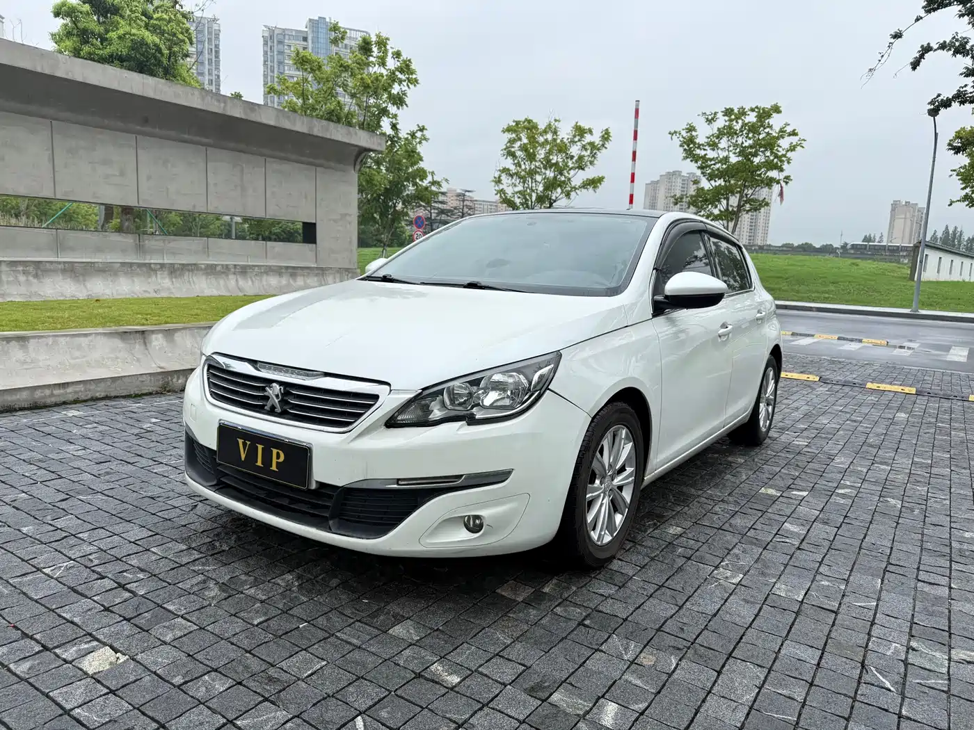 Peugeot 308S 2015 2015 1.2T Auto Dynamic Edition