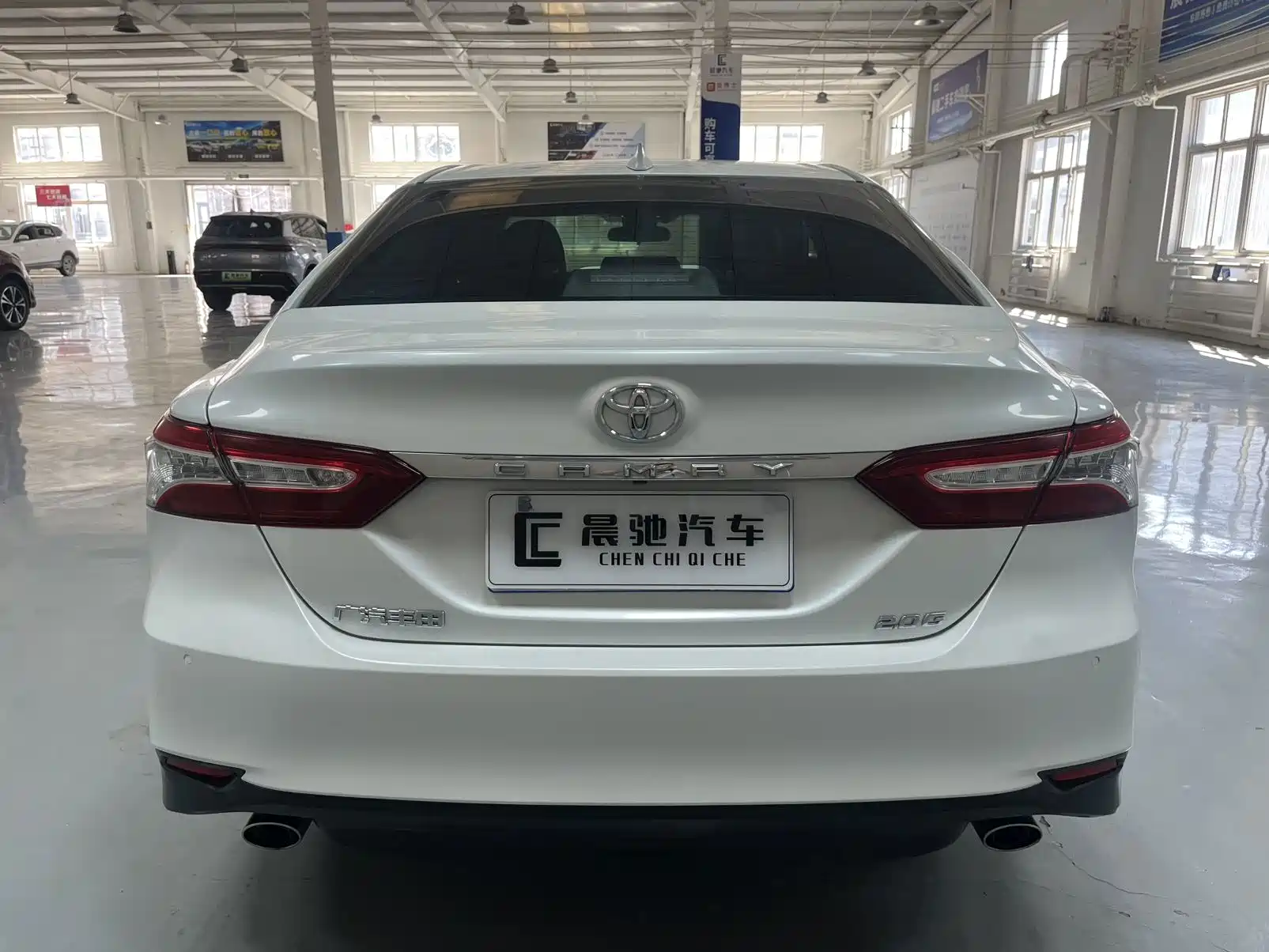 Фото 5 - Toyota Camry